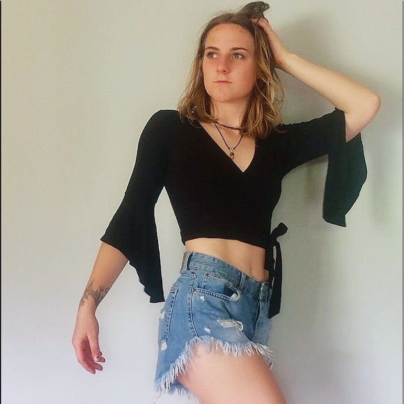 flare sleeve crop - Picture 1 of 4